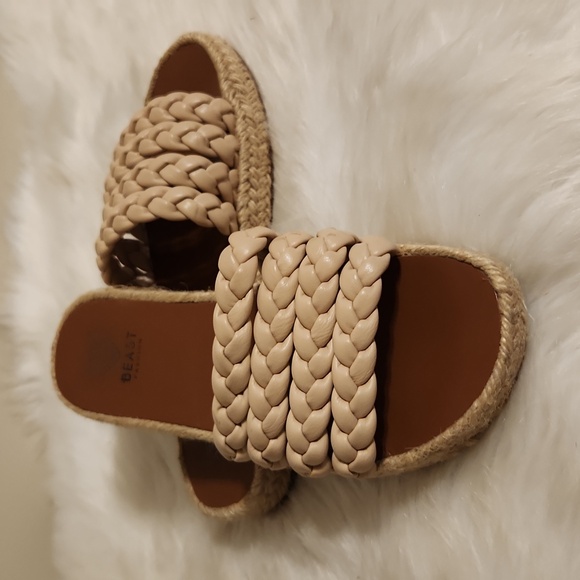 Beast Taupe tan Braided slip on Sandals. Size 7 - Picture 2 of 9